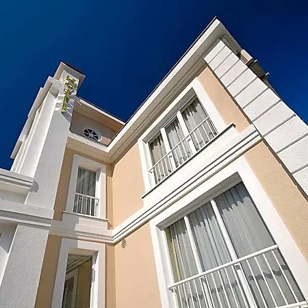 Philia Hotel 4*