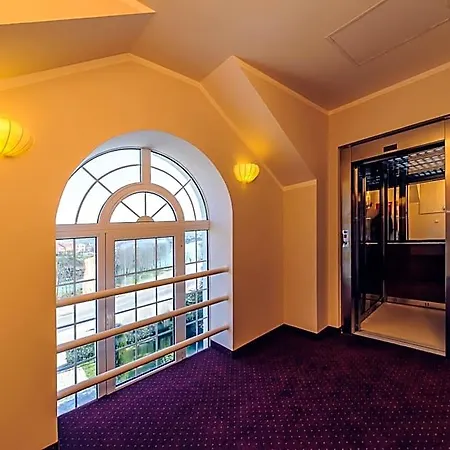Philia Hotel